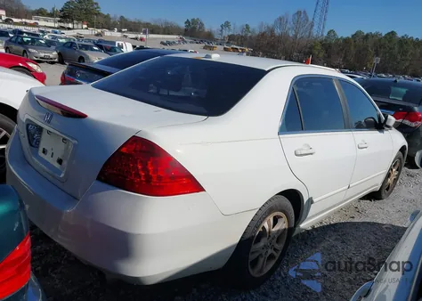 2006 Honda Accord 2.4 Ex z USA, uszkodzony, nr VIN 1HGCM56816A148707